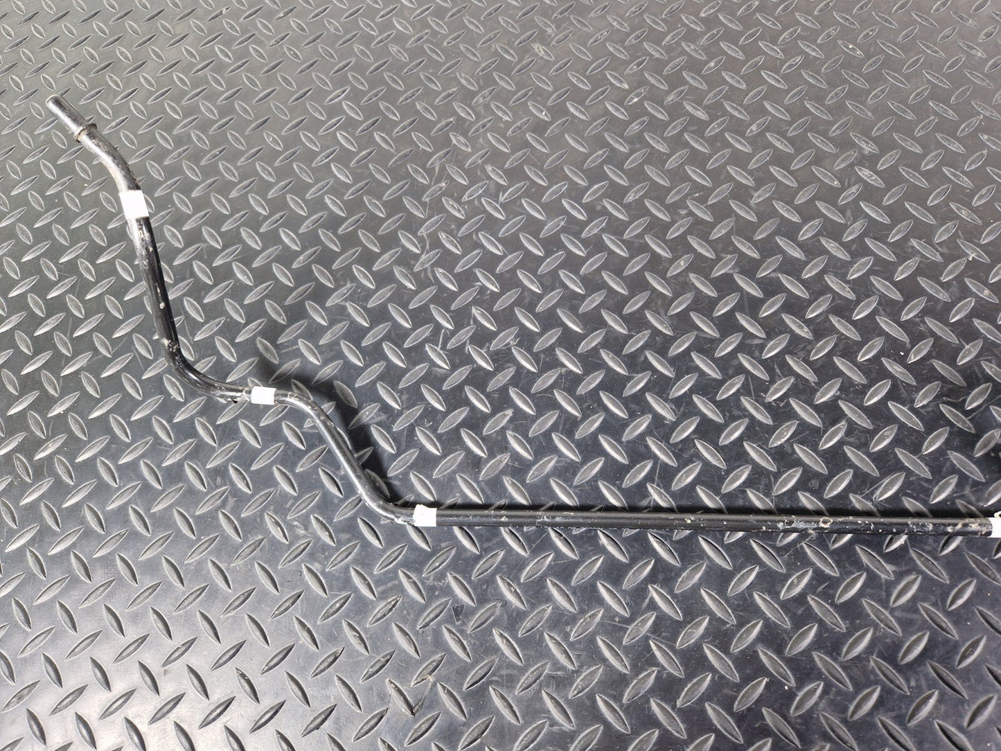 18-ON MERCEDES BENZ SPRINTER W907 2.1 GENUINE FUEL LINE A9074761200