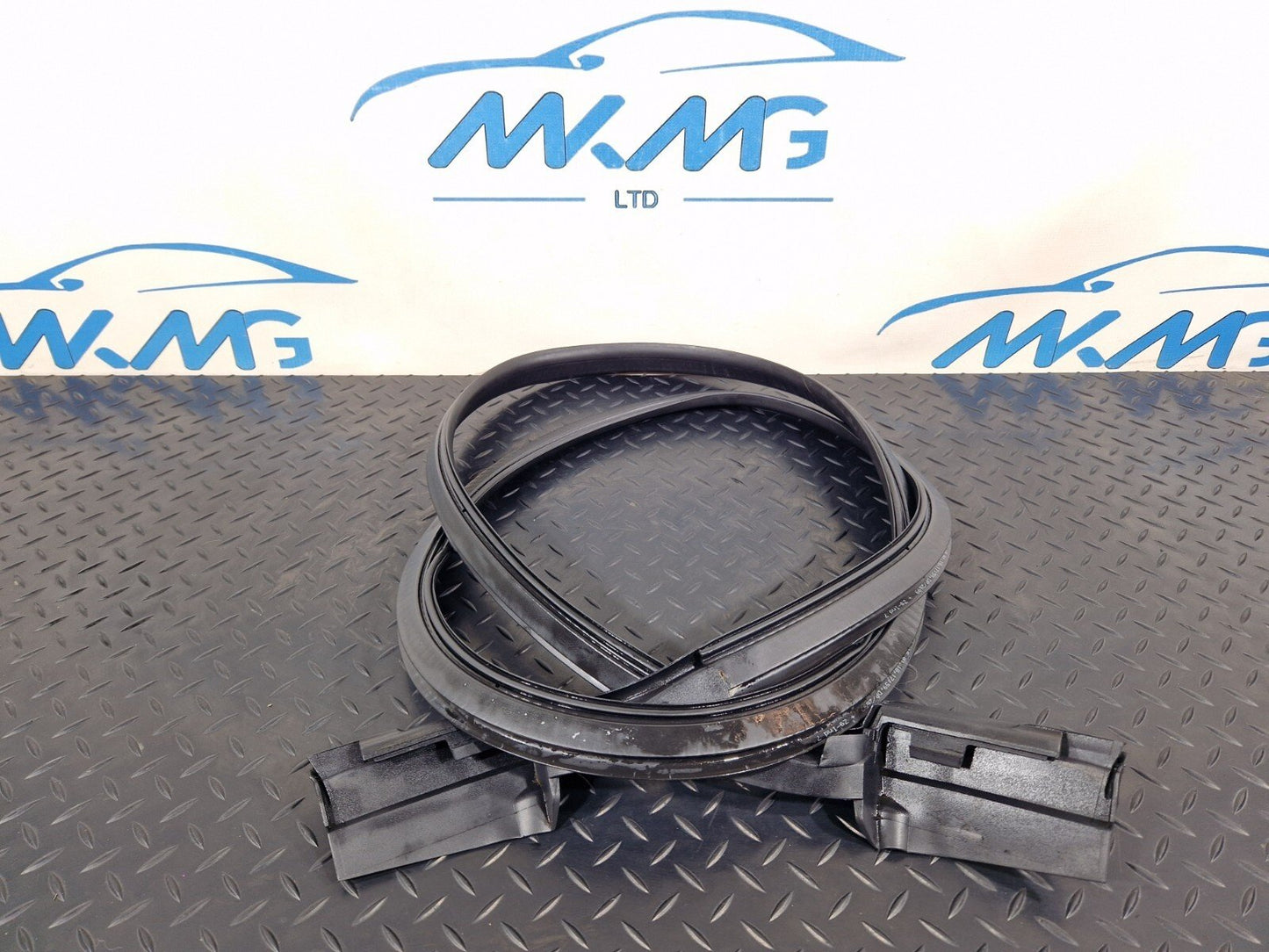 16-24 AUDI A5 F5 CONVERTIBLE GENUINE REAR ROOF SOFT TOP BOX SEAL 8W7825397