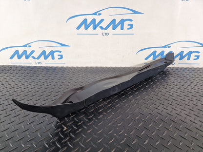 16-22 MERCEDES BENZ X253 FRONT RIGHT SIDE WING SEAL TRIM A2538890125