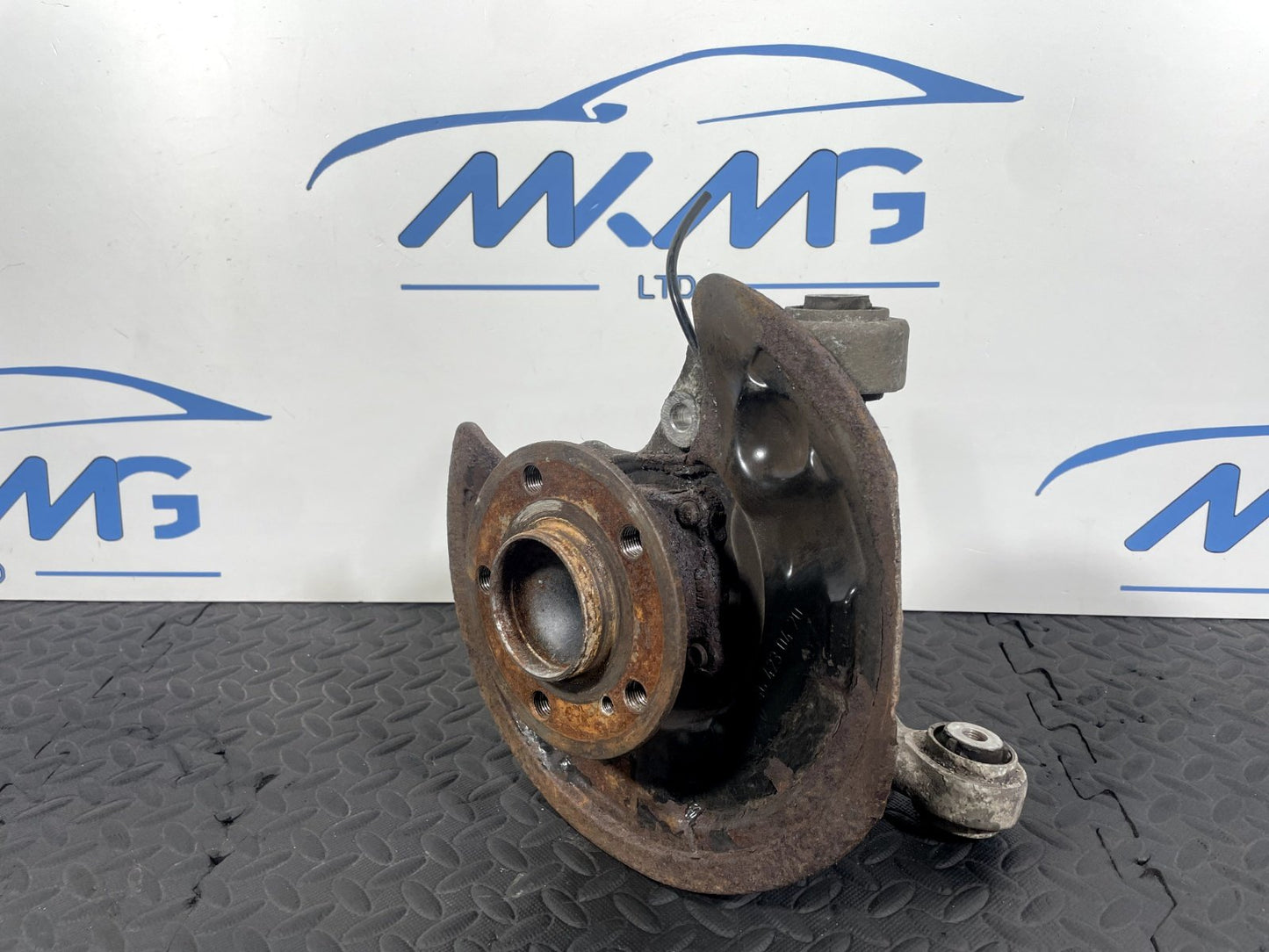 12-18  MERCEDES A B CLA W176 W246 C117 REAR PASSENGER SIDE WHEEL HUB A2460306