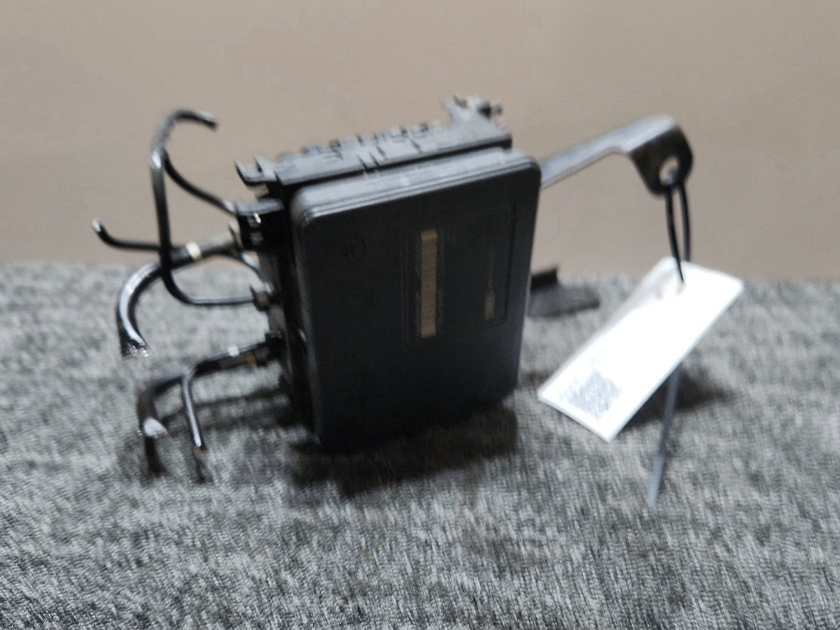 2010 Ford Fiesta MK7 (B299) ABS Pump Control Module 8V512C405AE