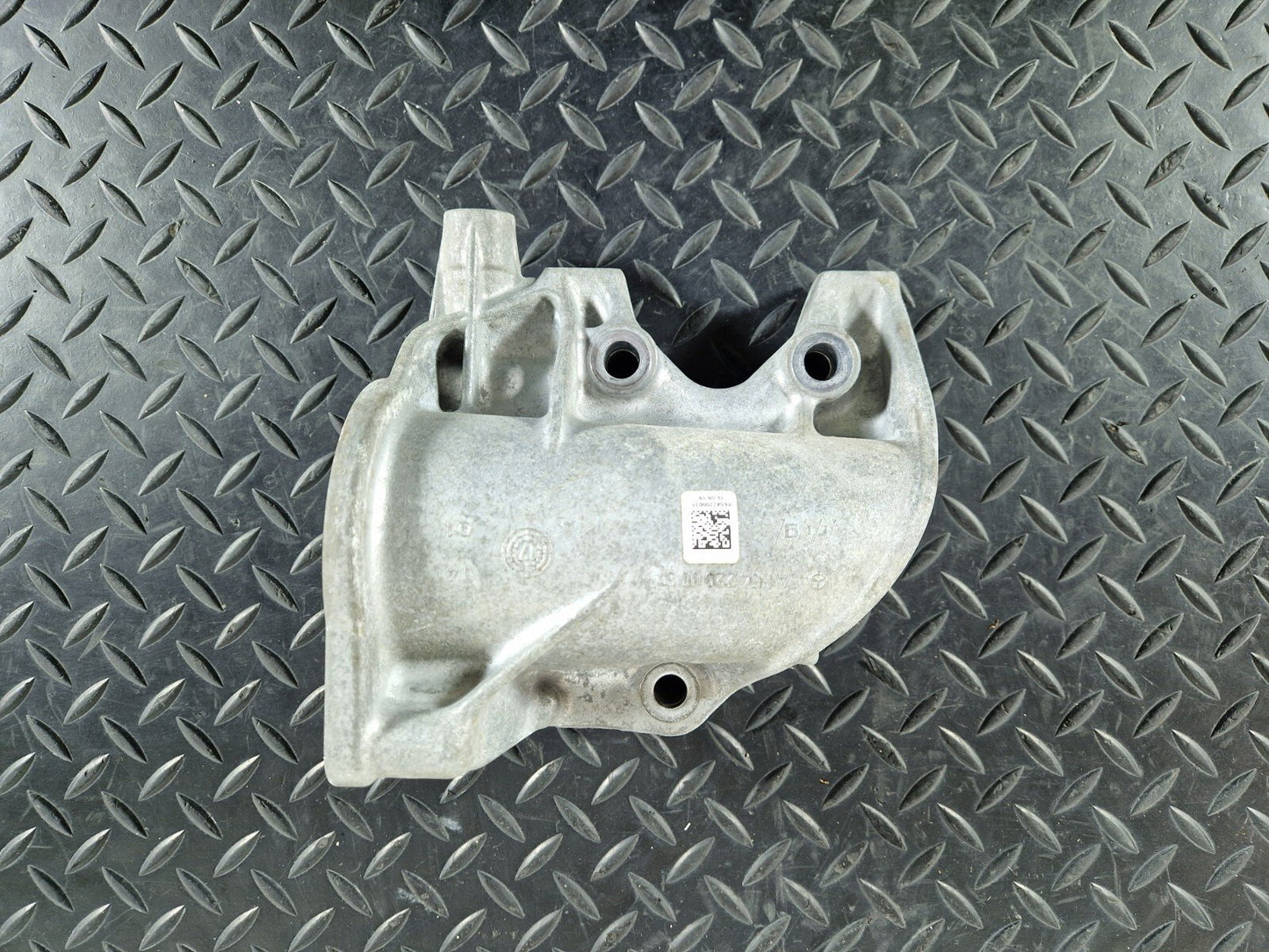 19-ON MERCEDES BENZ A CLASS W177 ENGINE BEARING BRACKET SUPPORT A6542200031