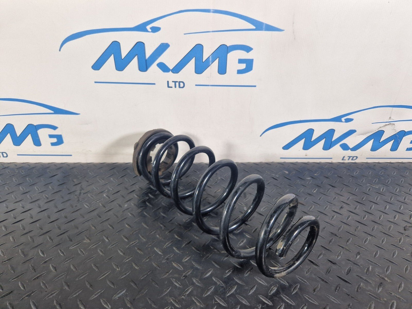 19-ON MERCEDES CLA C118 GENUINE REAR COIL SPRING X1 FITS BOTH SIDES A2473246700