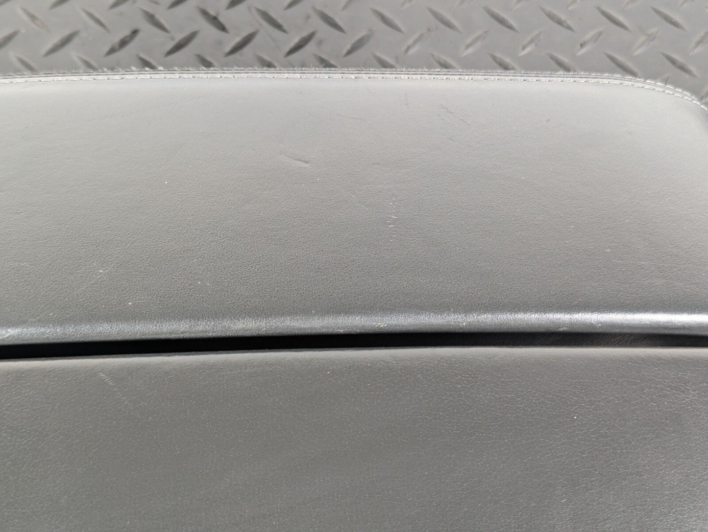 10-17 AUDI A8 4H LEATHER DOUBLE ARMREST IN BLACK 4H0864206C