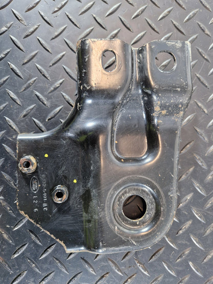 Range Rover Evoque L538 FRONT LEFT LOWER CROSS MEMBER SUPPORT BRACKET BJ325401AC