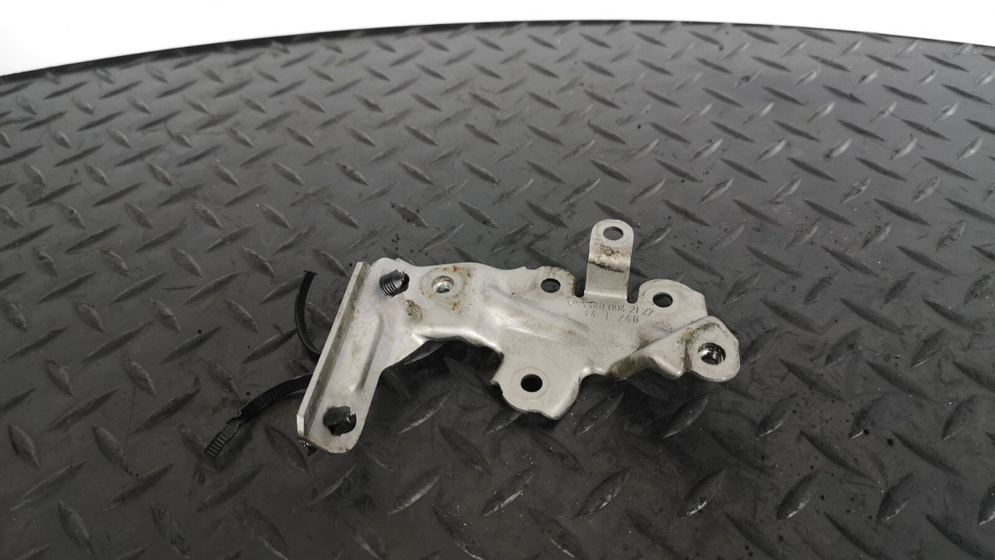 12-18 MERCEDES A B CLA-CLASS 1.8/2.1 CDI OM651 TURBO PIPE BRACKET a6510942127