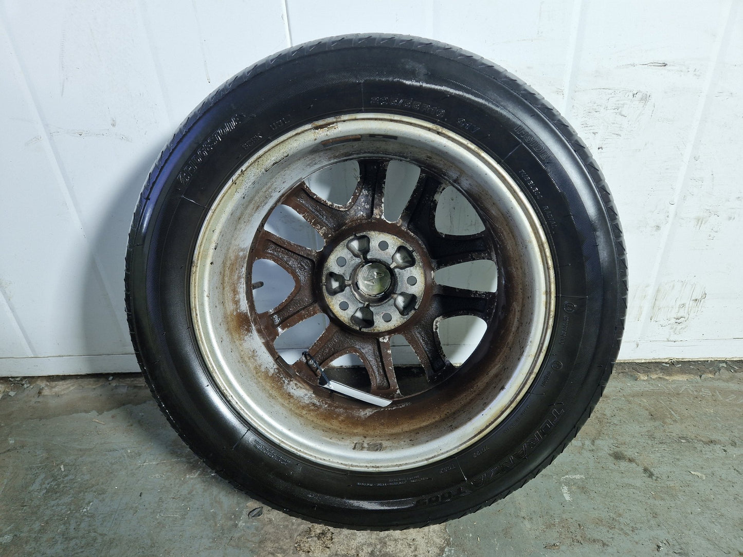 Hyundai i30 MK1 (FD) 5" Alloy Wheel with Tyre 205/55/16 5mm