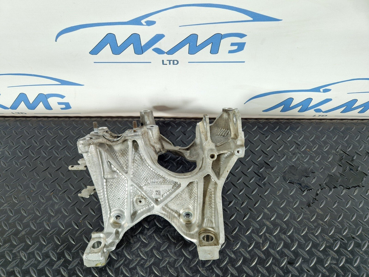 16-24 AUDI A5 F5 COUPE FRONT RIGHT O/S/F GENUINE SUBFRAME BRACKET 8W0399296E