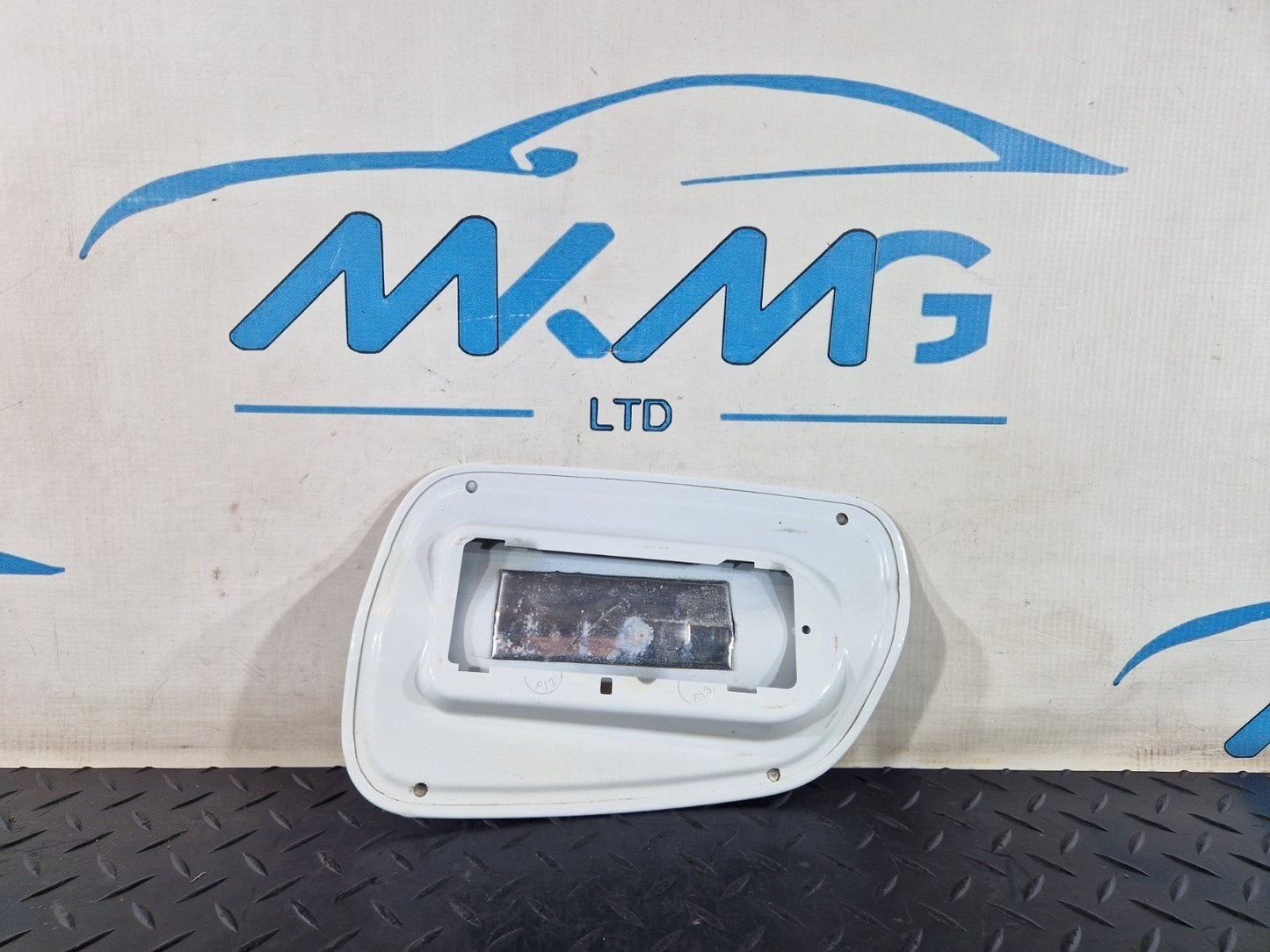 11-18 BMW 6 SERIES F13 FUEL FILLER FLAP LID COVER IN WHITE