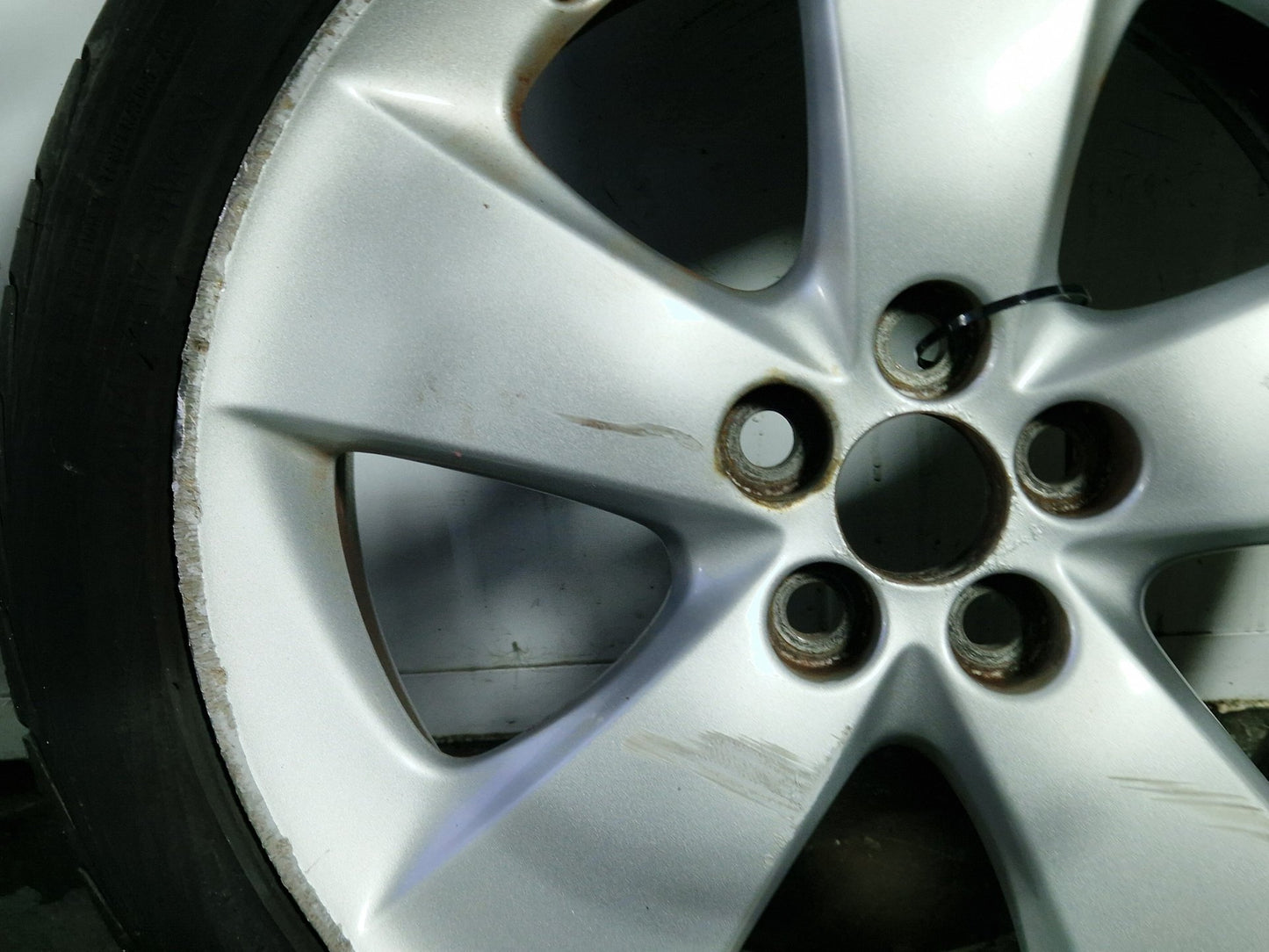 Toyota Prius MK3 (ZVW30) 17" Alloy Wheel with Tyre 215/45/17 ~3mm