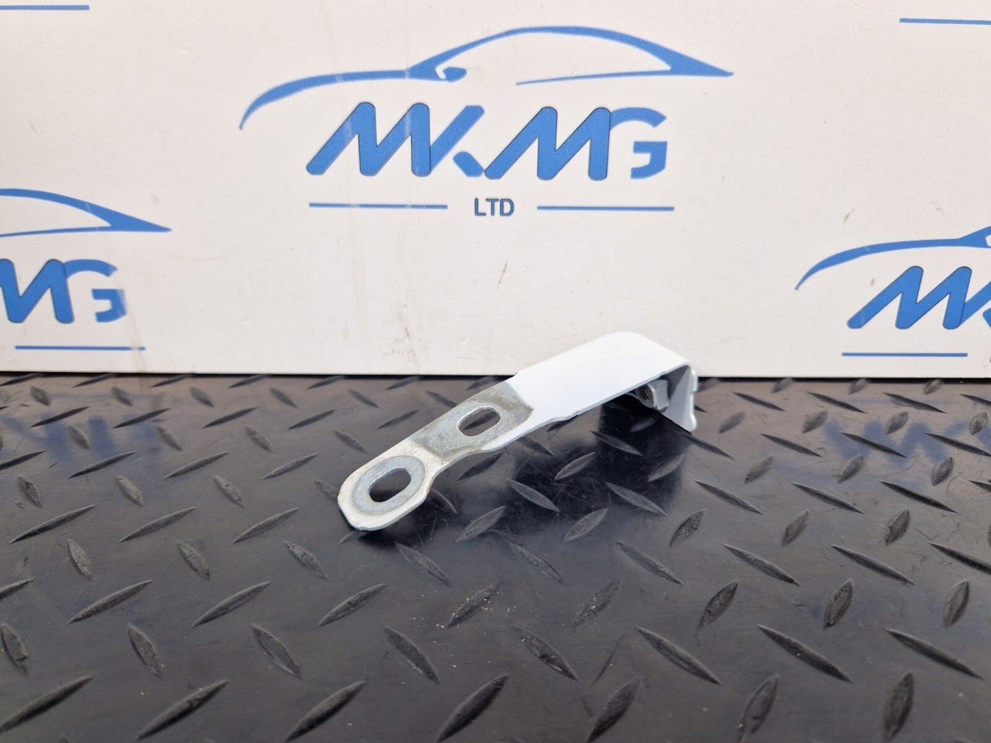 AUDI Unknown Part Type 8W6821434