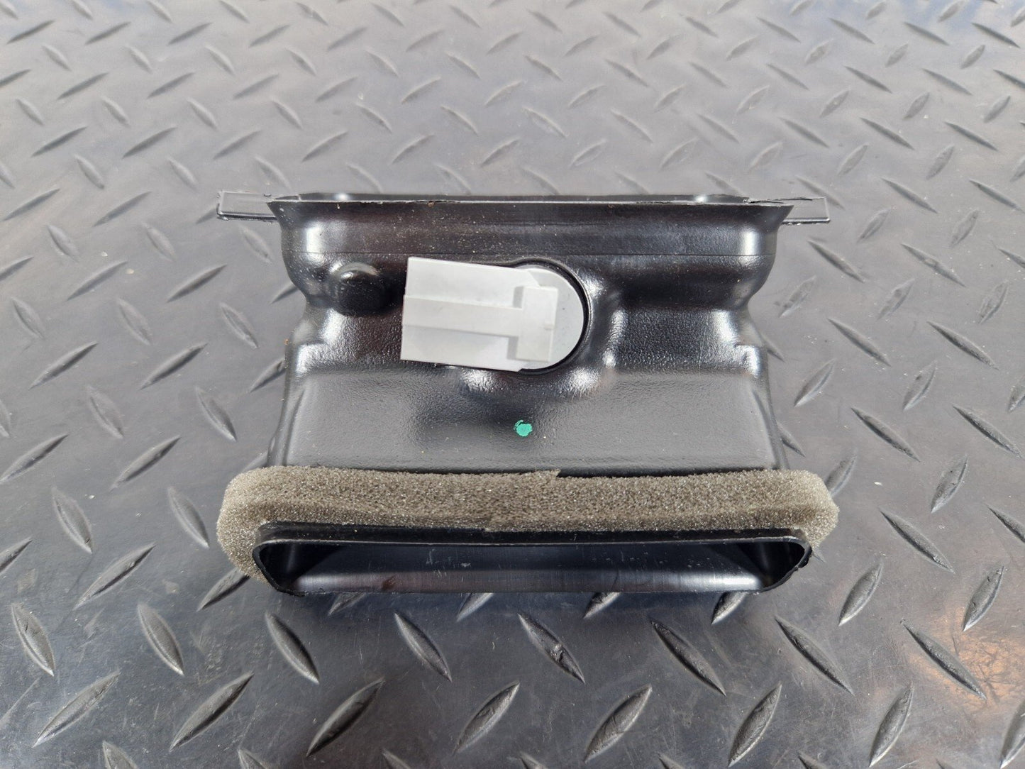 16-24 AUDI A5 F5 OEM GENUINE AIR INTAKE VENT 8W0857042
