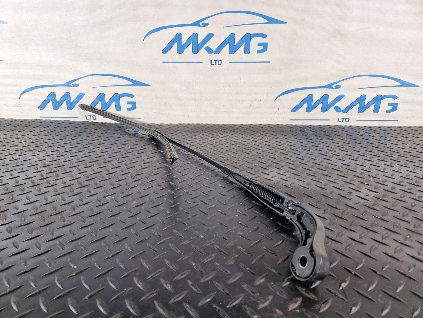 19-ON MERCEDES BENZ B CLASS W247 OEM RIGHT O/S WIPER ARM A2478204700
