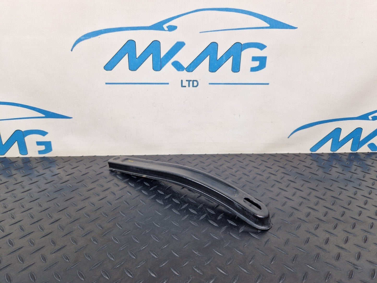 14-21 MERCEDES BENZ C220d W205 FRONT AXLE CARRIER BRACING BRACKET A2056282000