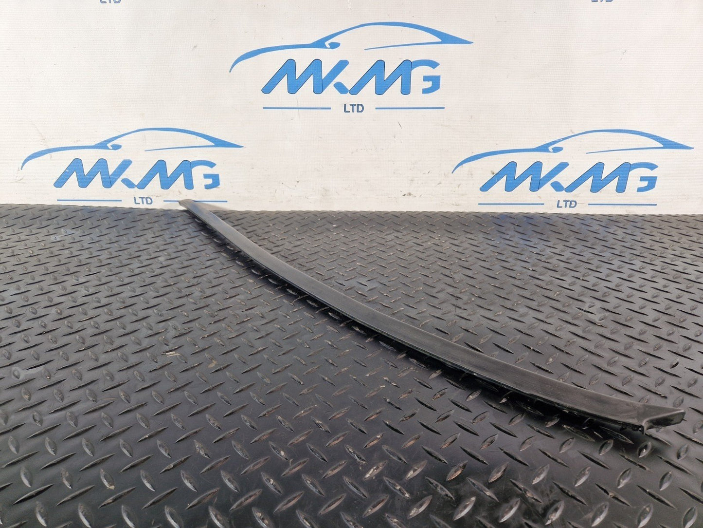 10-15 AUDI Q7 4L FRONT RIGHT O/S WINDSCREEN WINDOW TRIM 4L0854328