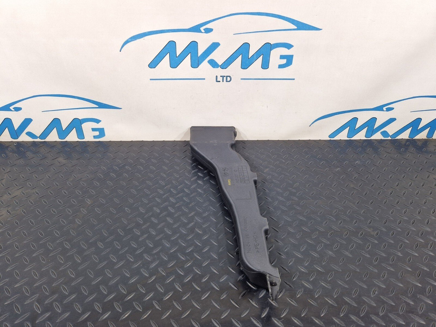 18-ON MERCEDES BENZ SPRINTER W907 W910 OEM AIR DUCT A9078311400