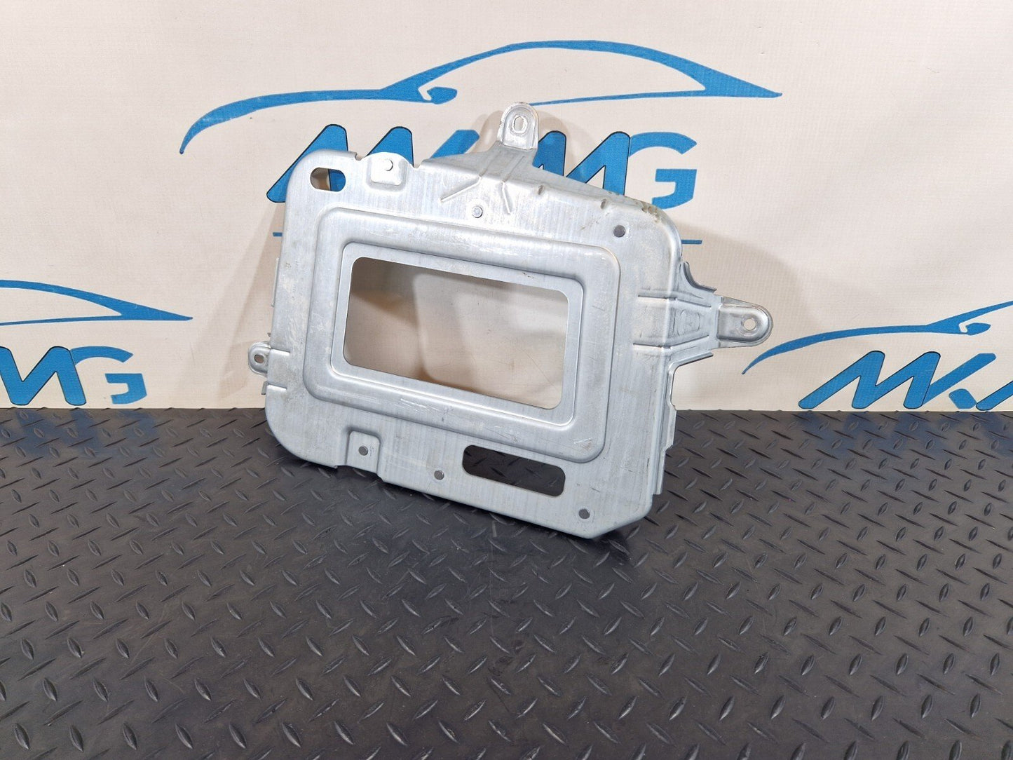 18-ON MERCEDES A CLASS W177 SPEEDOMETER MODULE BRACKET HOLDER MOUNT A2475455700