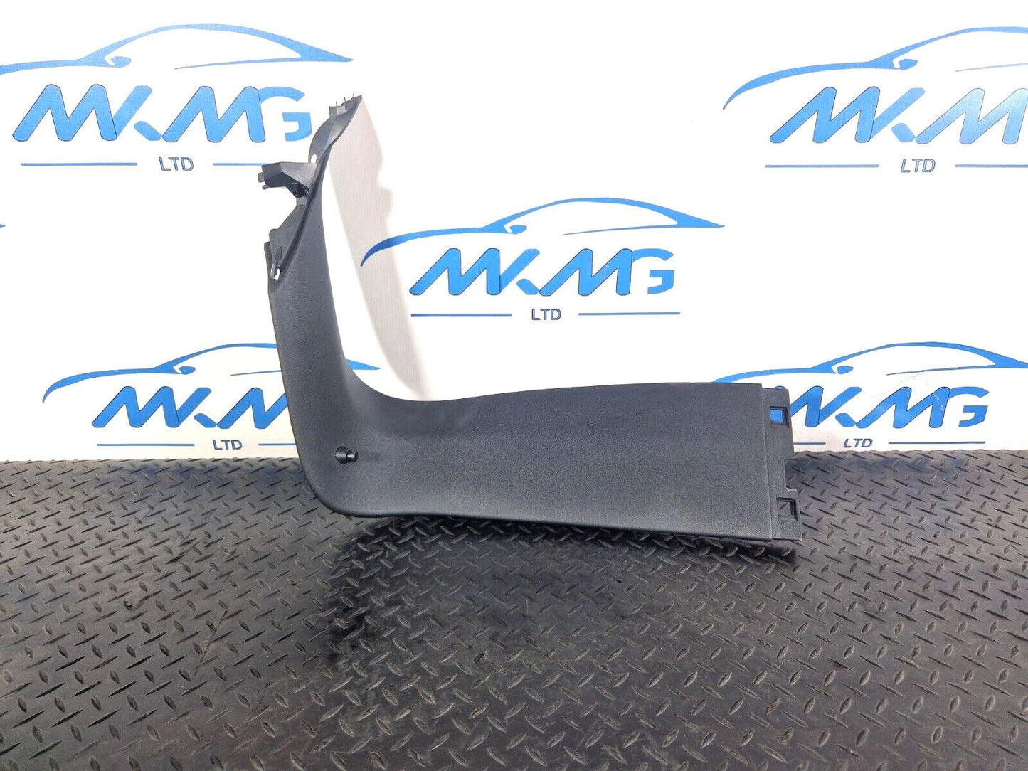 14-20 MERCEDES BENZ GLA X156 TAILGATE COVER TRIM LEFT A1567400171 A1567401900