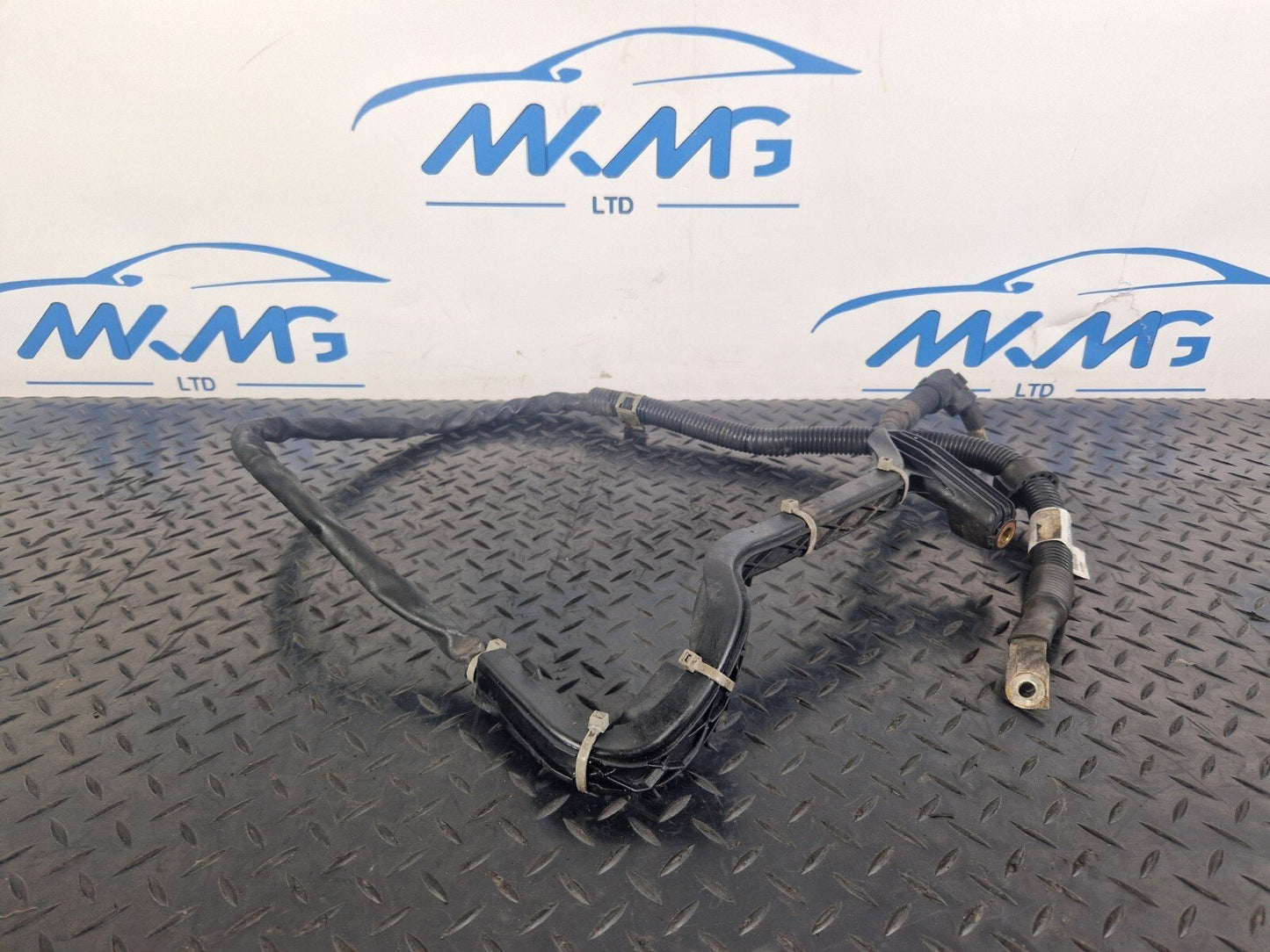 14-21 MERCEDES BENZ C300h W205 ALERNATOR WIRING LOOM OEM A2055408004