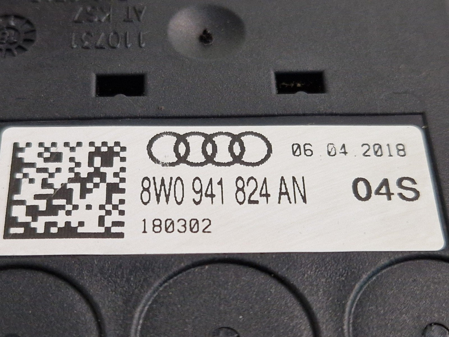 Audi Unknown Part Type 8W0941824AN