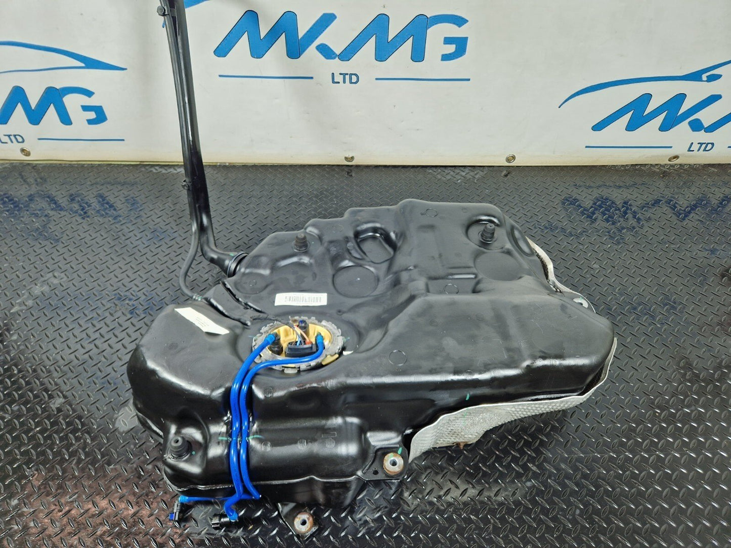 16-24 AUDI A5 F5 COUPE GENUINE DIESEL FUEL TANK WITH PUMP 8W6201021