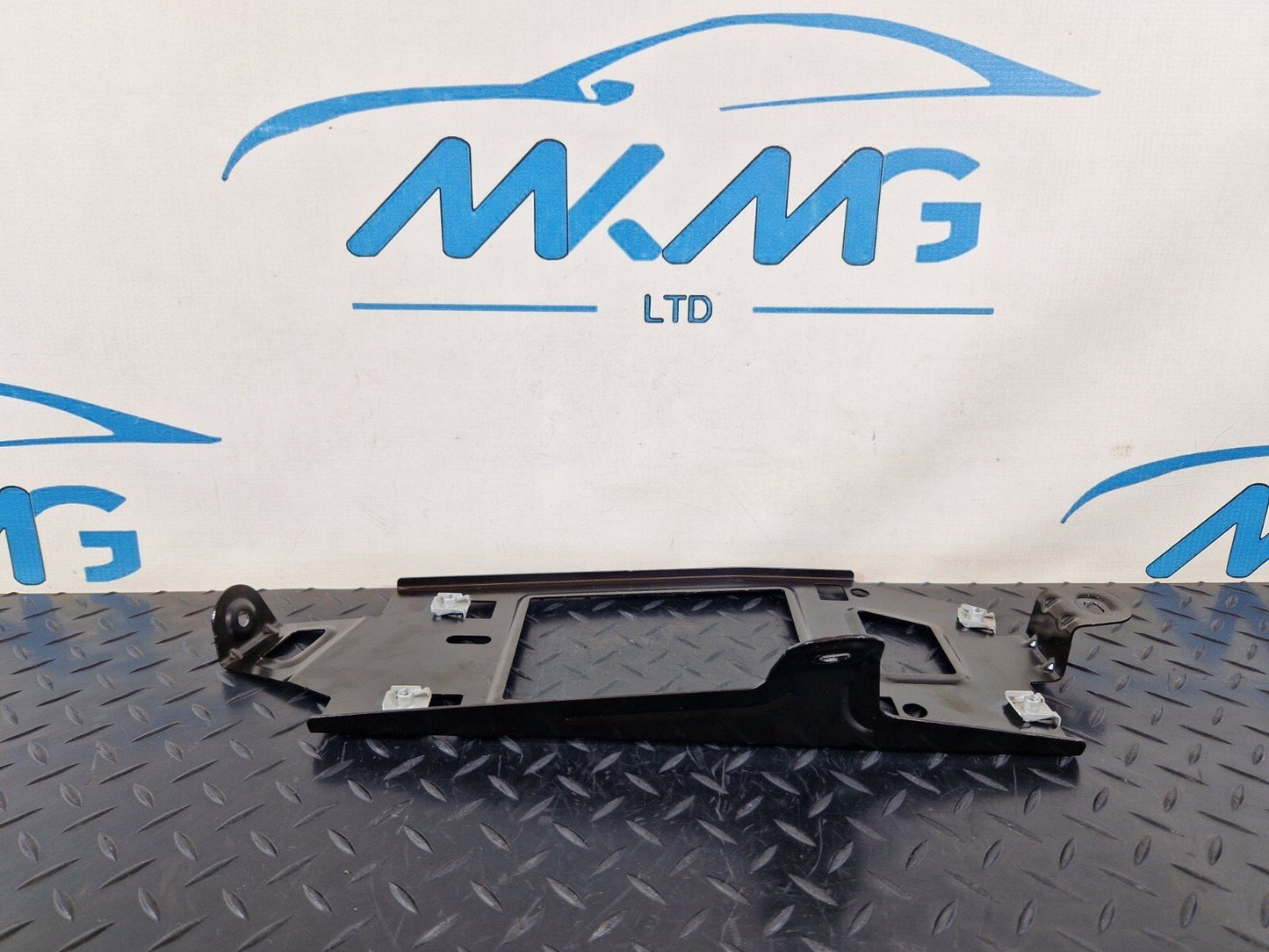 10-15 AUDI Q7 4L OEM REAR RIGHT O/S AMPLIFIER HOLDER MOUNT BRACKET 4L0035464F