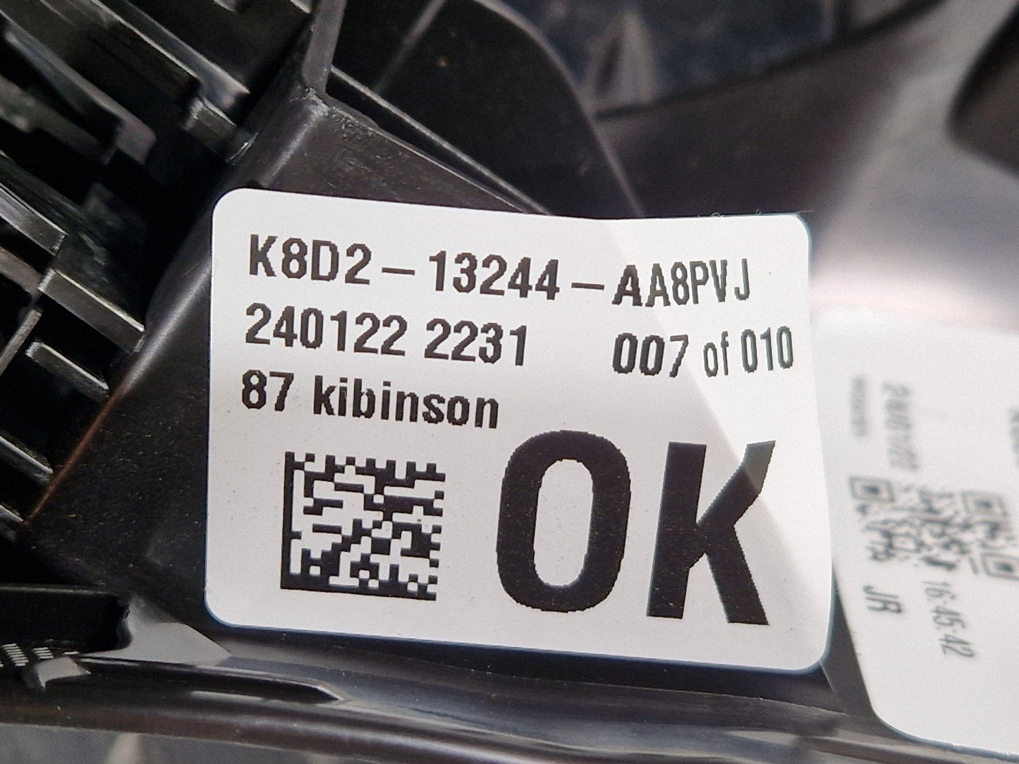 19-ON RANGE ROVER EVOQUE L551 GENUINE REAR RIGHT DRIVER STEP TRIM K8D213244