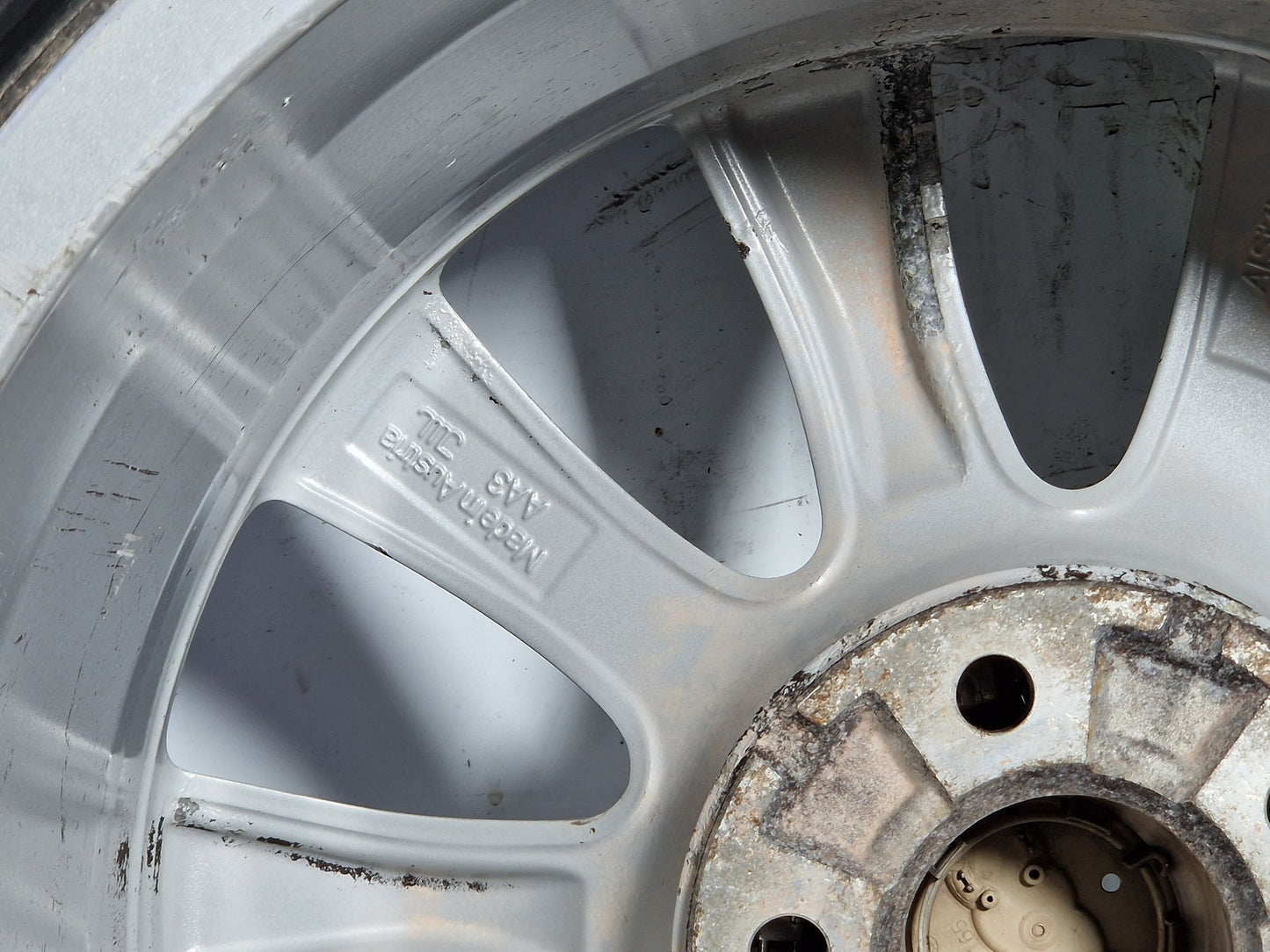 Audi A6 MK4 17" Alloy Wheel with Tyre 225/55/17 ~4mm 4G0601025BH