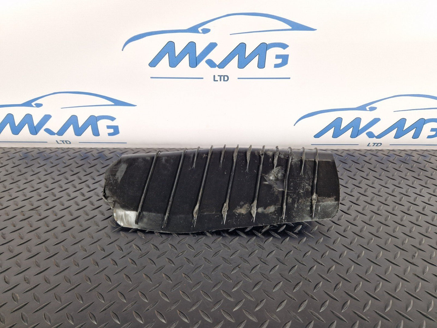 16-23 AUDI A5 F5 SPORTBACK S-LINE REAR LEFT CONTROL ARM COVER 8W0505415E