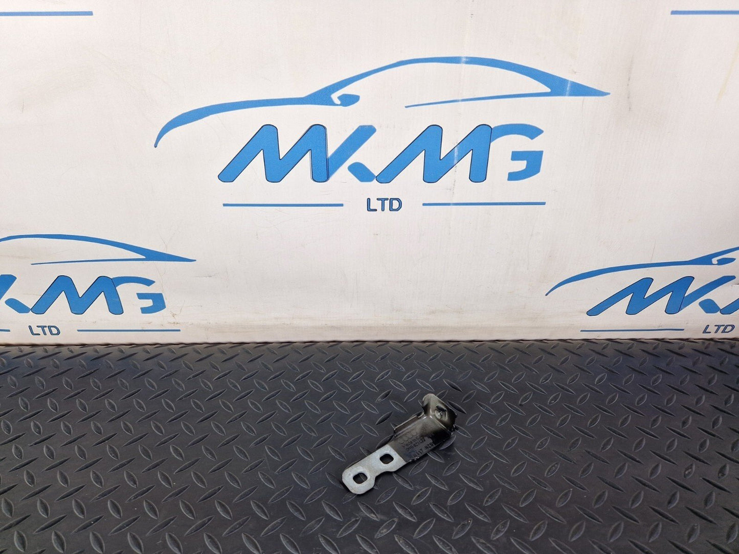 16-24 AUDI A5 F5 COUPE GENUINE WING FENDER BRACKET FRONT LEFT 8W6821433