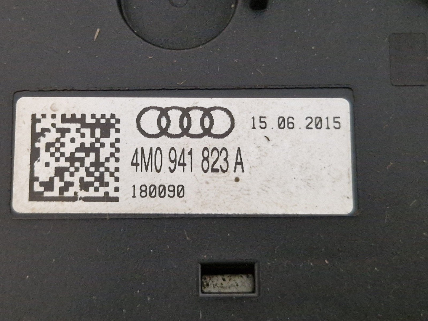 16-20 AUDI Q7 4M GENUINE OEM BATTERY JUNCTION BOX MODULE CONTROL 4M0941823A