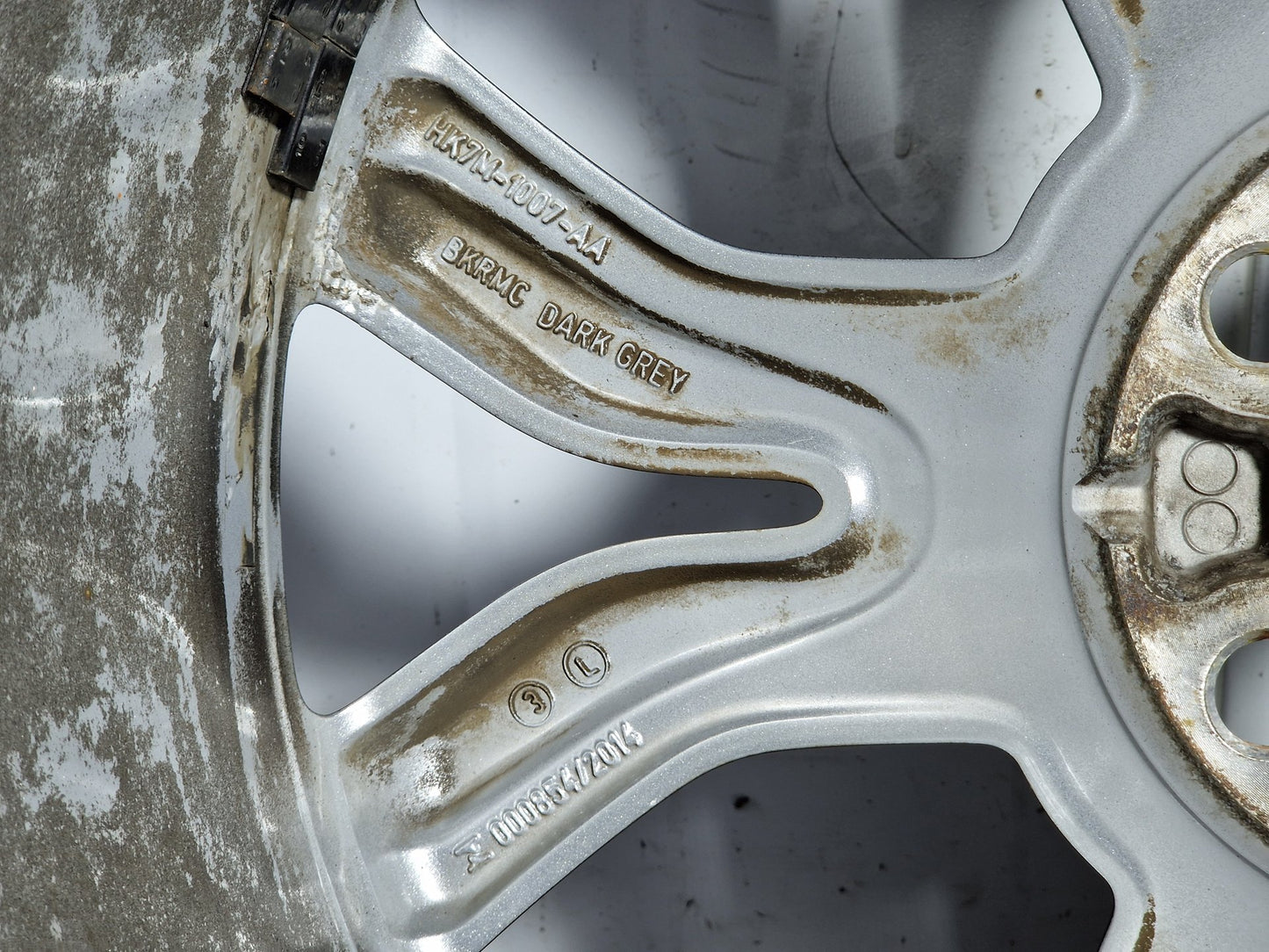 Land Rover Discovery Sport 19" Alloy Wheel with Tyre 235/55/19 ~7mm HK7M-1007-AA