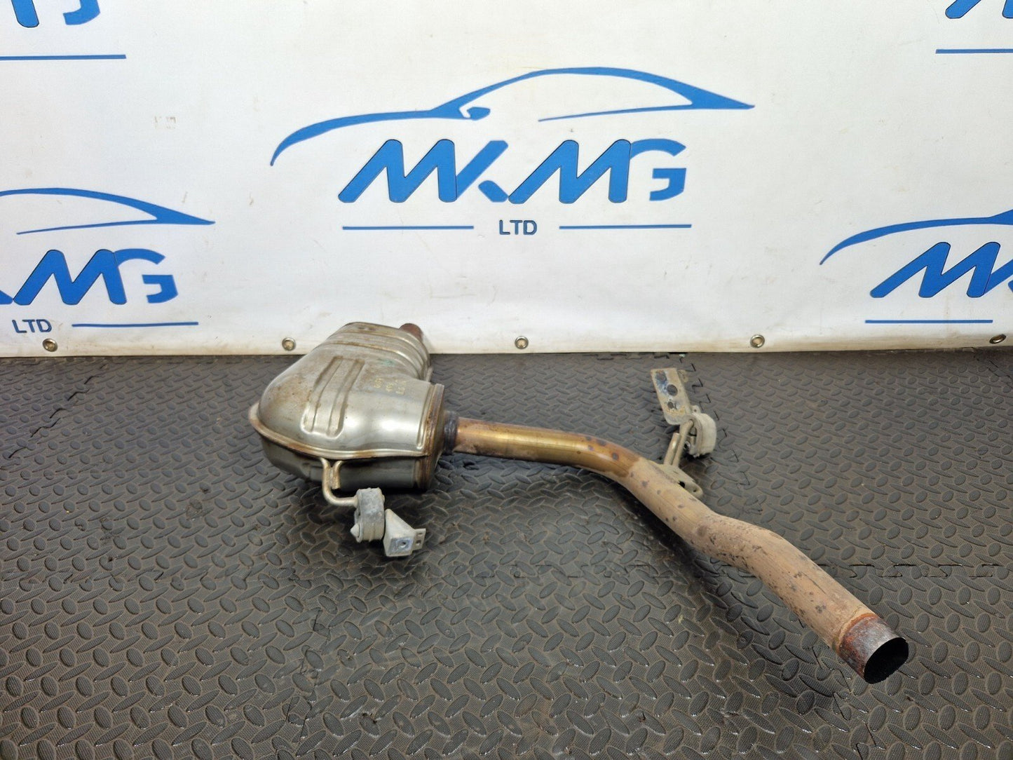 16-19 AUDI A4 B9 GENUINE EXHAUST BACKBOX SILENCER 8W0253411P