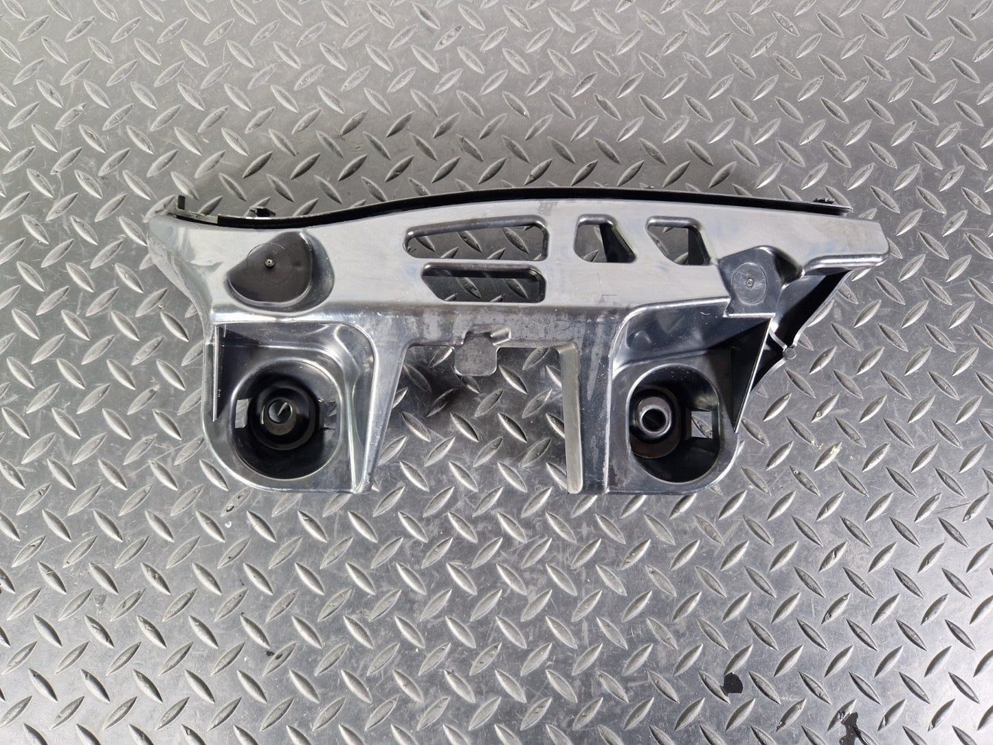 13-19 MERCEDES BENZ CLA C117 AMG OEM REAR BUMPER BRACKET A1778850765