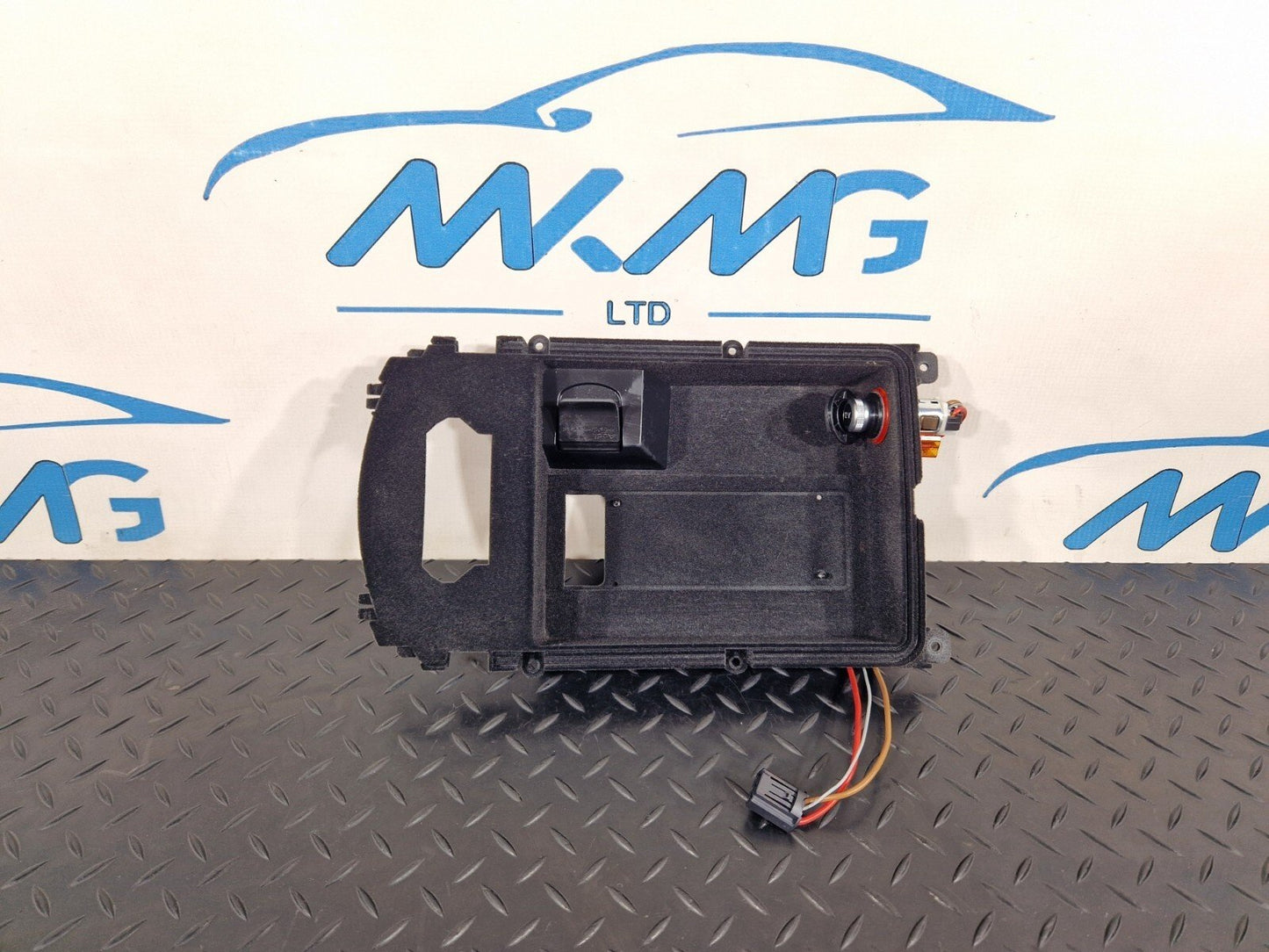 10-18 AUDI A7 4G S-LINE CENTRE CONSOLE STORAGE TRAY MEDIA INTERFACE 4G0864981C