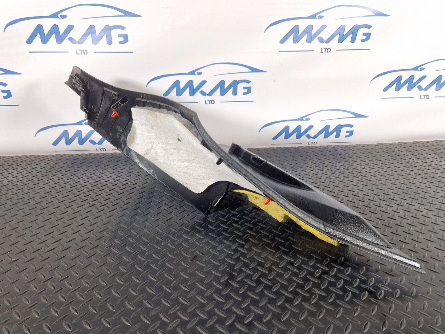 19-ON MERCEDES B CLASS W247 REAR LEFT C PILLAR TRIM COVER  A2476901100