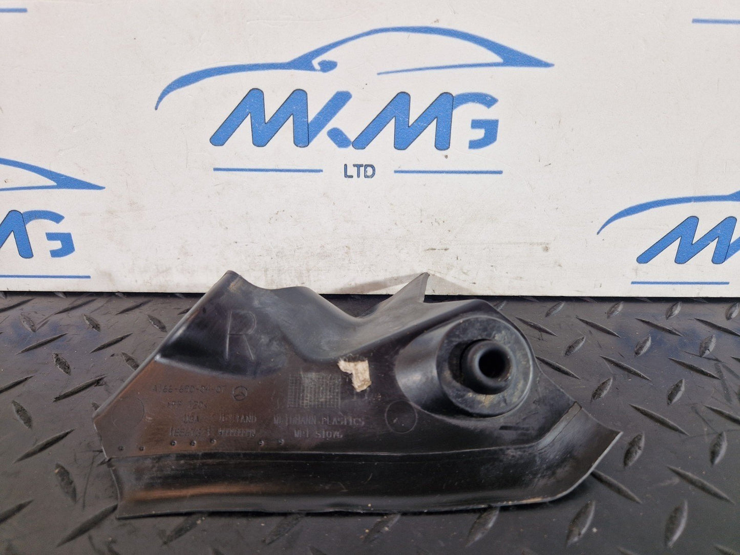 16-19 MERCEDES BENZ GLE W166 FRONT RIGHT SIDE PILLAR COVER TRIM A1666900407