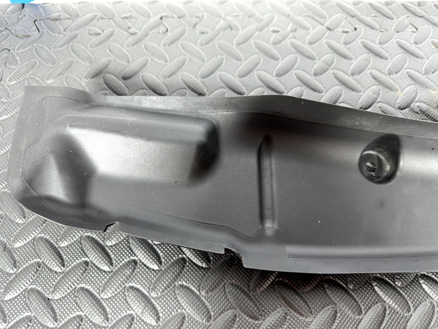 16-19 AUDI A4 B9 SALOON GENUINE FRONT LEFT SIDE WING FENDER COVER 8W0821111