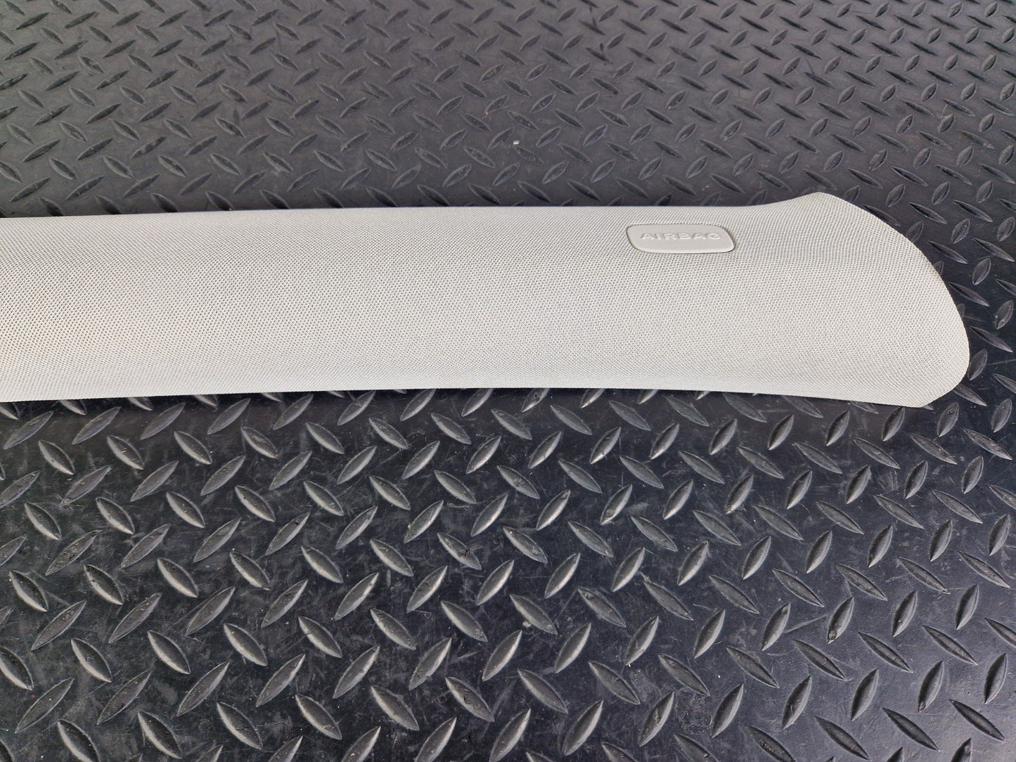 12-18 MERCEDES BENZ B-CLASS W246 FRONT RIGHT SIDE A PILLAR TRIM A2466900225