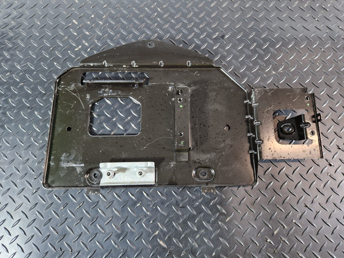 16-19 MERCEDES BENZ GLE W166 GENUINE BRACKET MOUNT PANEL TRAY A1665450048