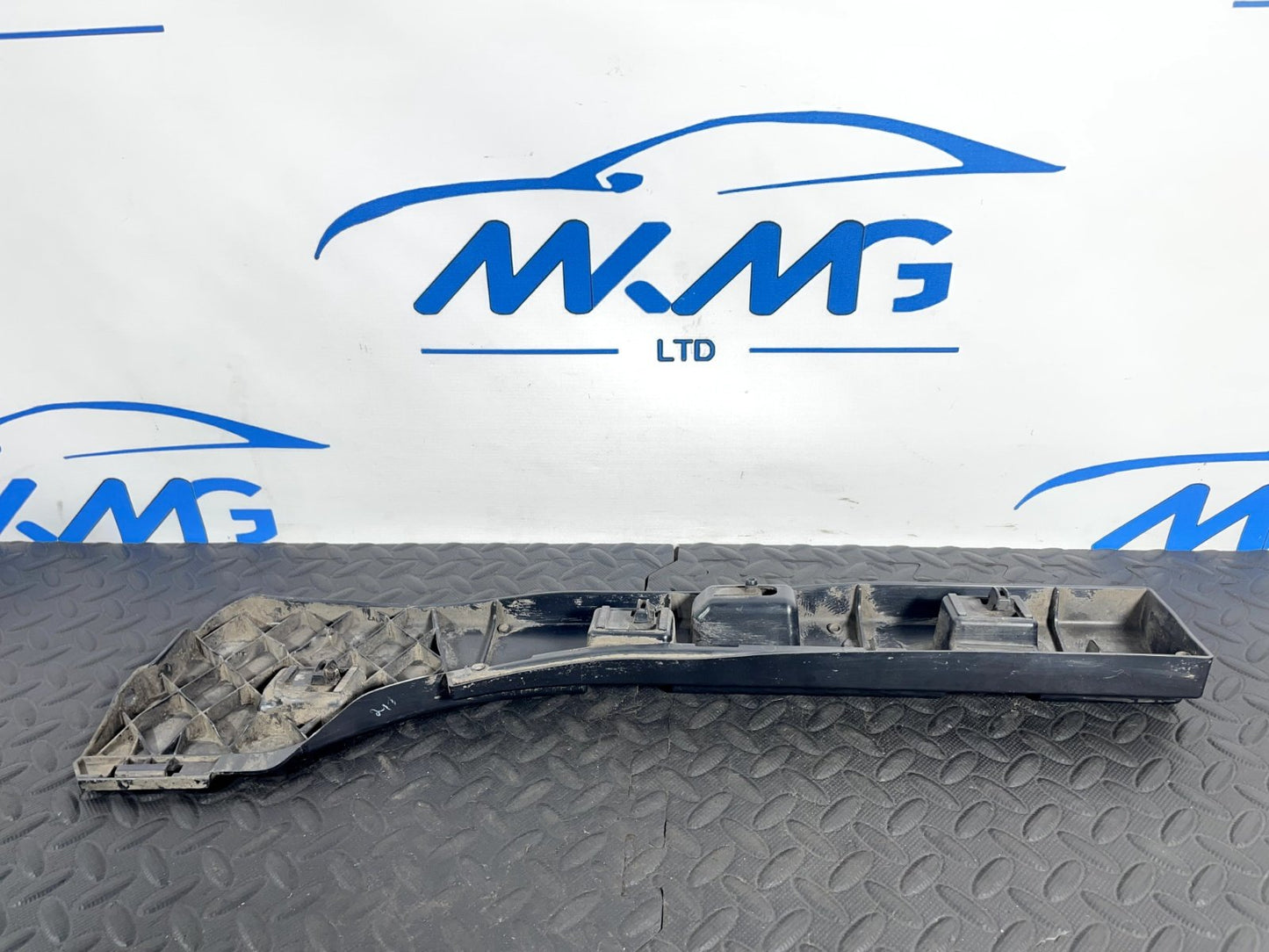 14-21 BMW 2 SERIES GRAN TOURER GENUINE F46 REAR RIGHT SIDE SKIRT BRACKET 7318862