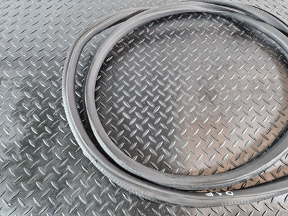 19-ON MERCEDES B CLASS W247 FRONT DOOR RUBBER SEAL FITS LEFT & RIGHT A2476920300