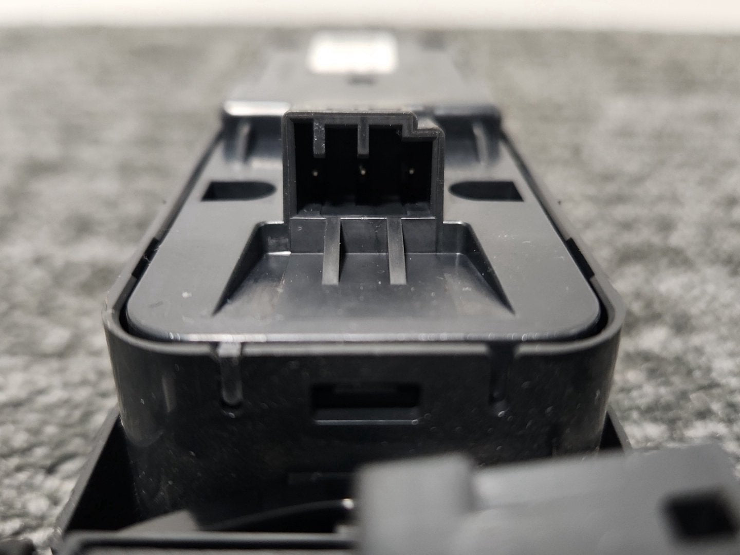 Volvo V40 MK3 (525) Hatchback Front Right O/S Window Control Switch 31376495