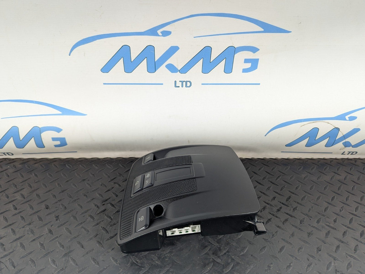 13-19 MERCEDES BENZ CLA C117 FRONT INTERIOR ROOF READING LIGHT A0009007403