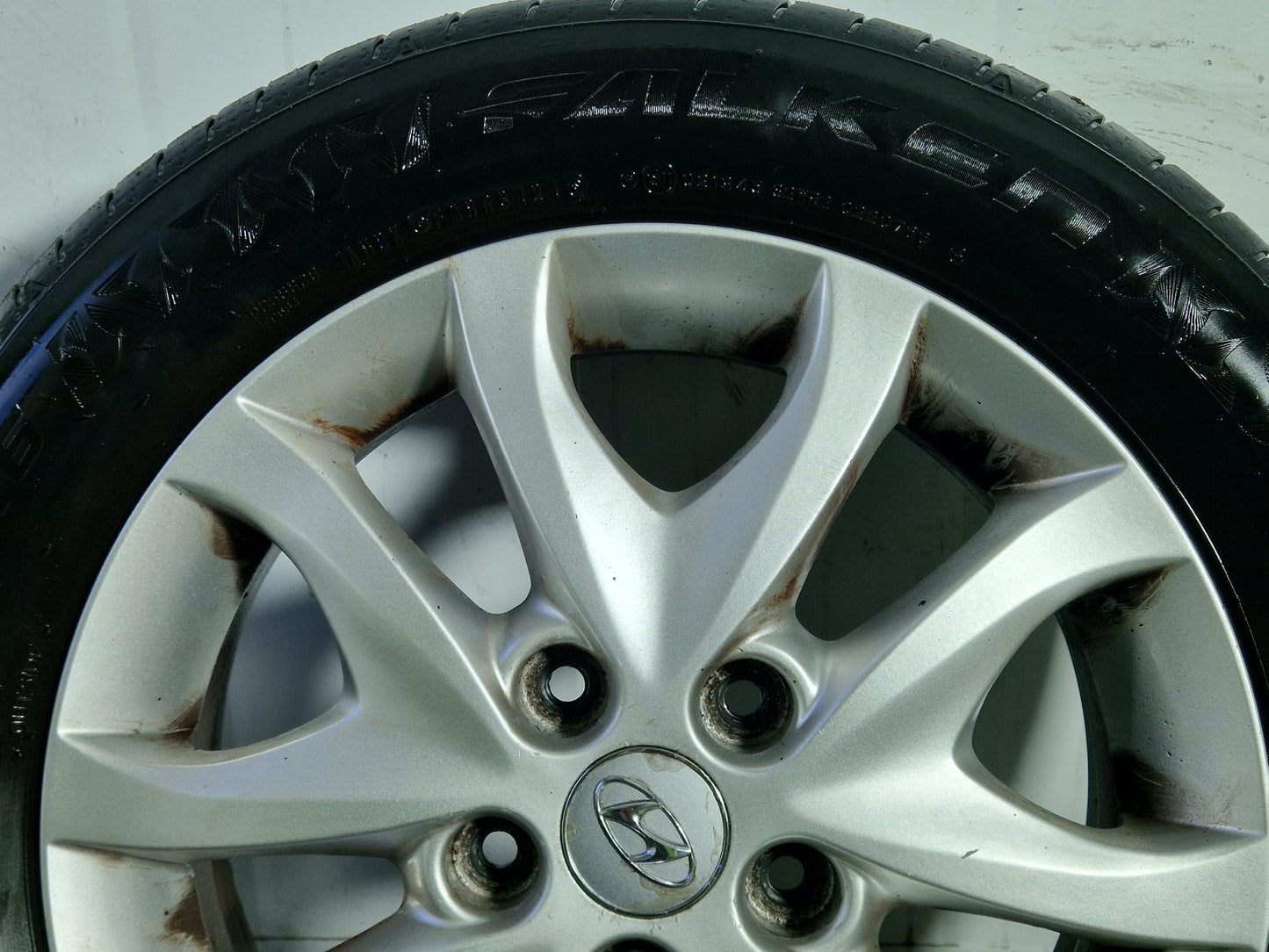 Hyundai i30 MK1 (FD) 5" Alloy Wheel with Tyre 205/55/16 6mm