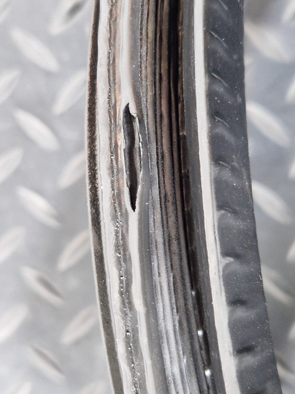 19-ON MERCEDES CLA C118 FRONT LEFT DOOR RUBBER SEAL A1186920500