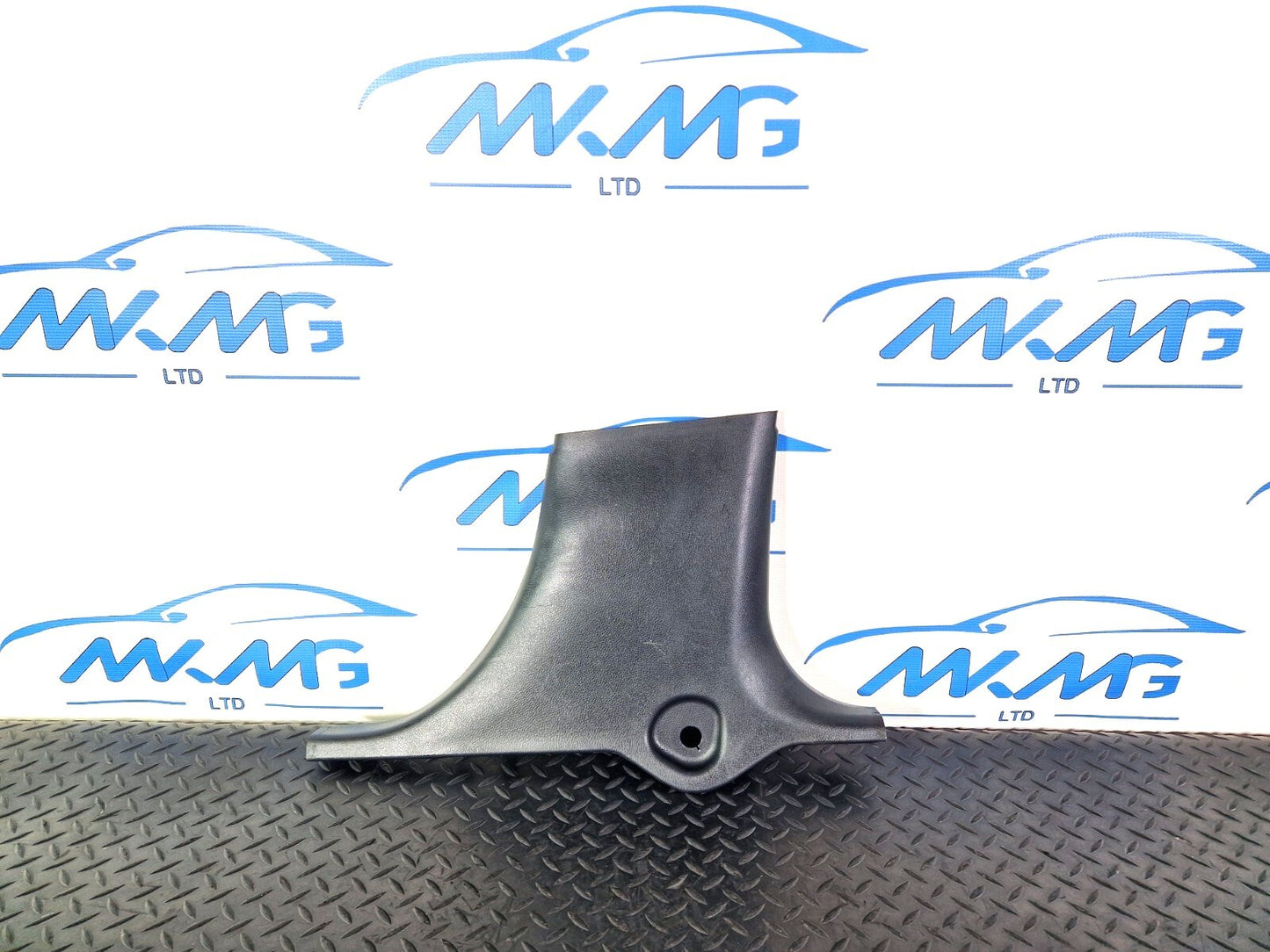 13-19 MERCEDES BENZ CLA C117 AMG OEM DRIVER SIDE LOWER B PILLAR TRIM A1176910208