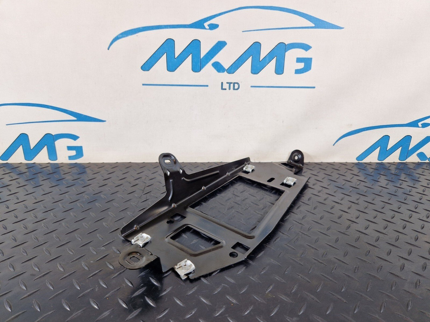 10-15 AUDI Q7 4L OEM REAR RIGHT O/S AMPLIFIER HOLDER MOUNT BRACKET 4L0035464F