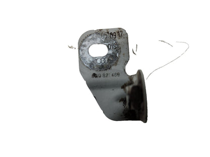 16-19 AUDI A4 B9 GENUINE FRONT LEFT PASSENGER SIDE WING BRACKET 8W0821469