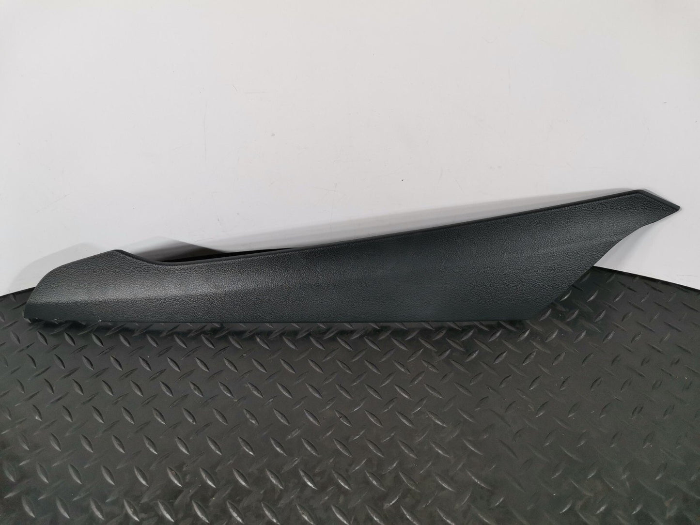 16-19 AUDI A4 B9 GENUINE LEFT PASSENGER SIDE CENTRE CONSOLE TRIM COVER 8W2863305